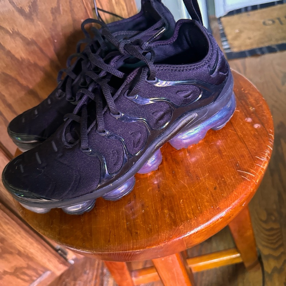 Black Nike vapor max only been worn once wonderful condition